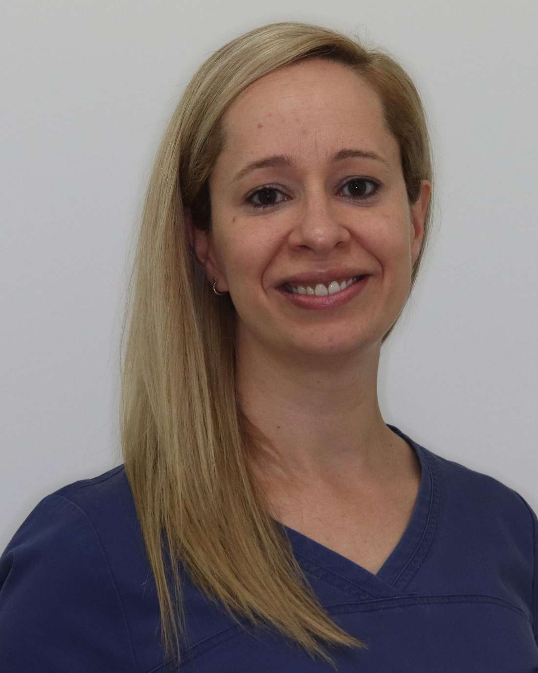 Dr Damaris Fernandez Dentist